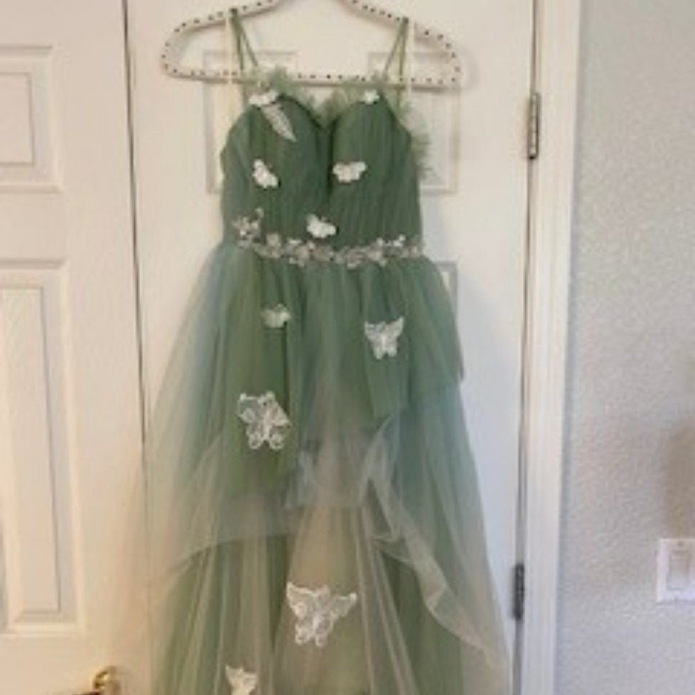 Veaul Sage Green Dress